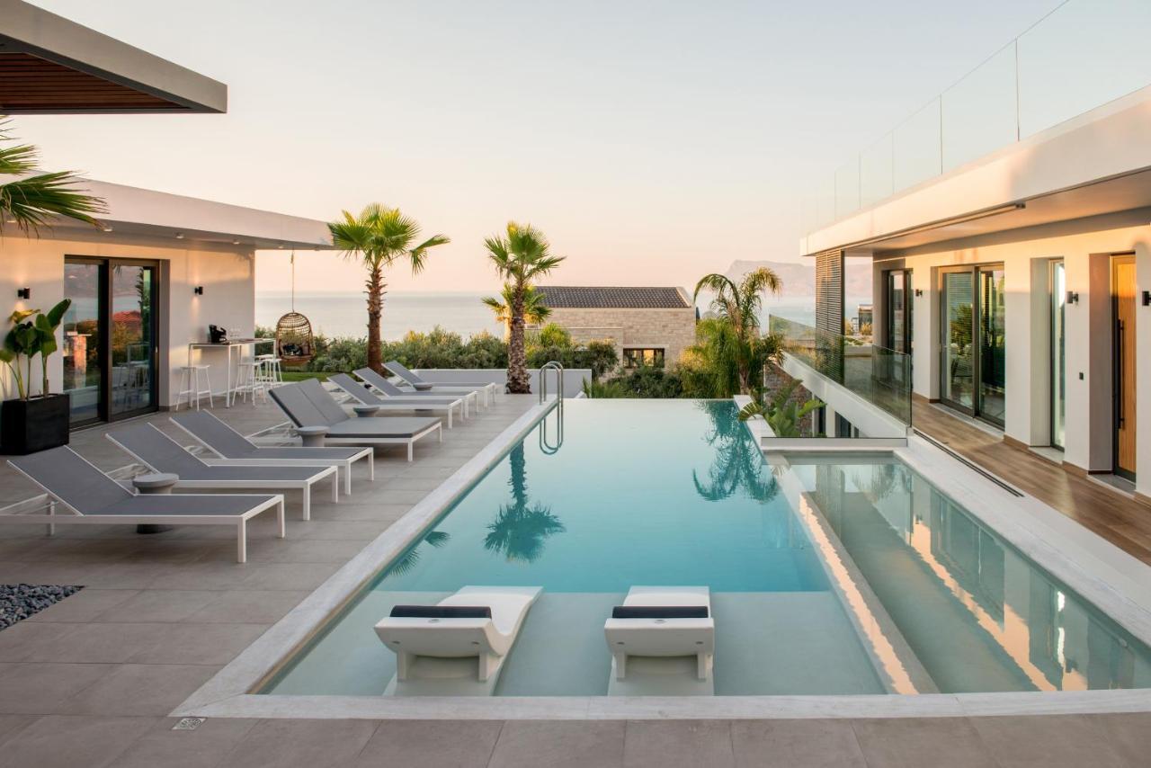 Villa Lydia I Superb Views, Two Pools, Next To The Kíssamos